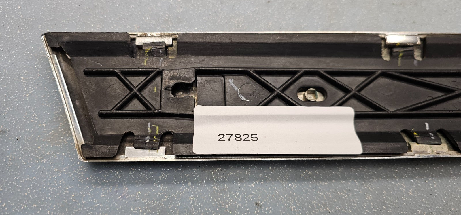 🔥2006-2010 Jeep Commander  Rear Door Molding SILVER