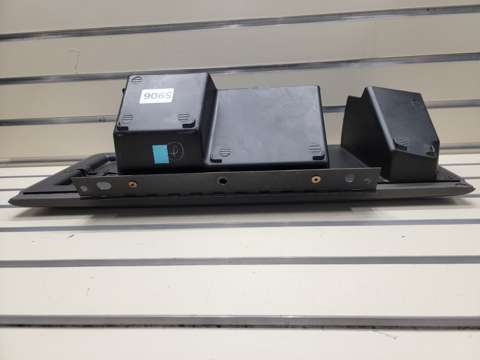 🔥99-06 SILVERADO SIERRA Dash GLOVE BOX Storage Compartment Assembly DK Gray G3