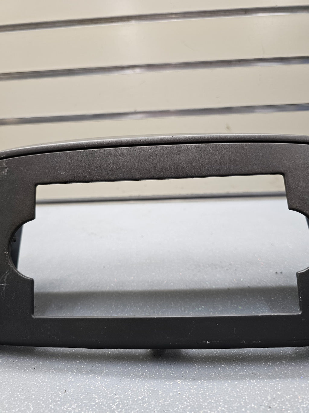 05-07 Jeep Grand Cherokee Center Radio Dash Bezel Trim Panel Surround KHAKI B30