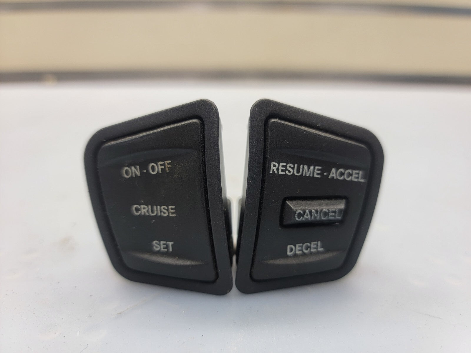 05-07 Jeep Commander   Grand Cherokee OEM Cruise Control Switches/ JC