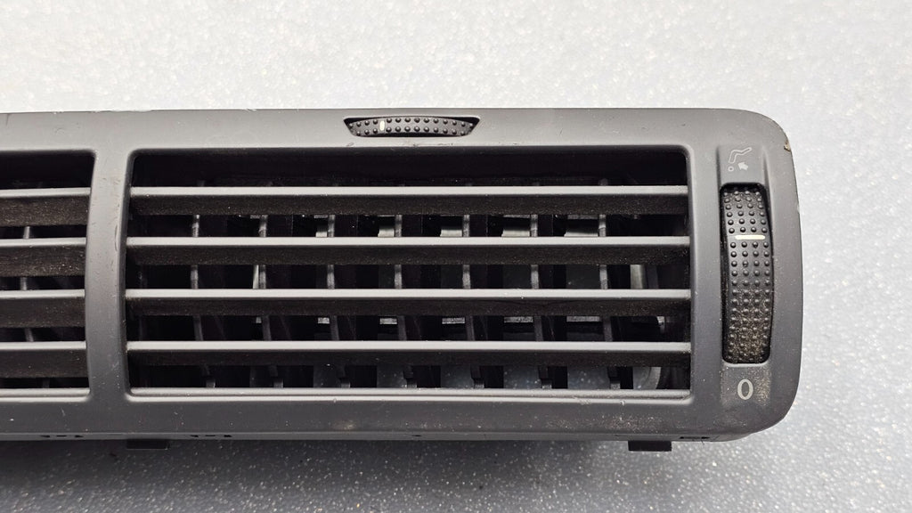 🔥01-05 VW PASSAT DASH CENTER MIDDLE Air AC Vent Heater Conditioning Black