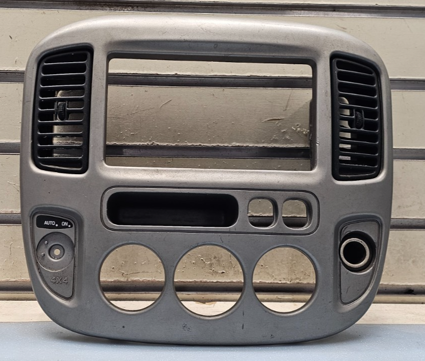 🔥2001-2007 FORD ESCAPE CENTER DASH RADIO A/C CLIMATE TRIM BEZEL SILVER OEM