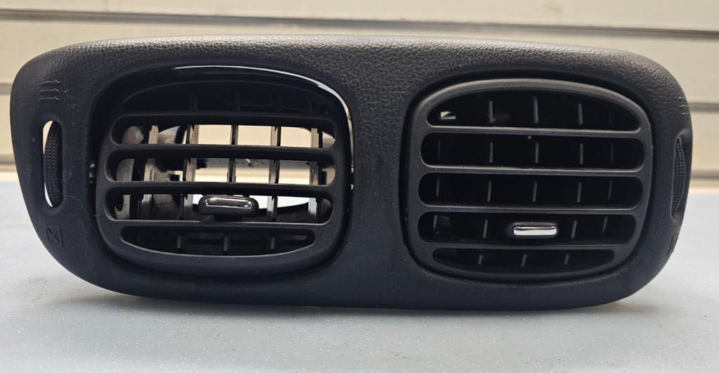 🔥03-09 Chevy Trailblazer EXT Center Dash Air Vent Heater Conditioning Black OEM