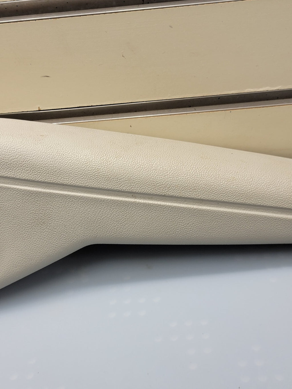 🔥08-11 CARAVAN TOWN & COUNTRY RIGHT PASSENGER SIDE FRONT SEAT ARMREST LIGHT TAN