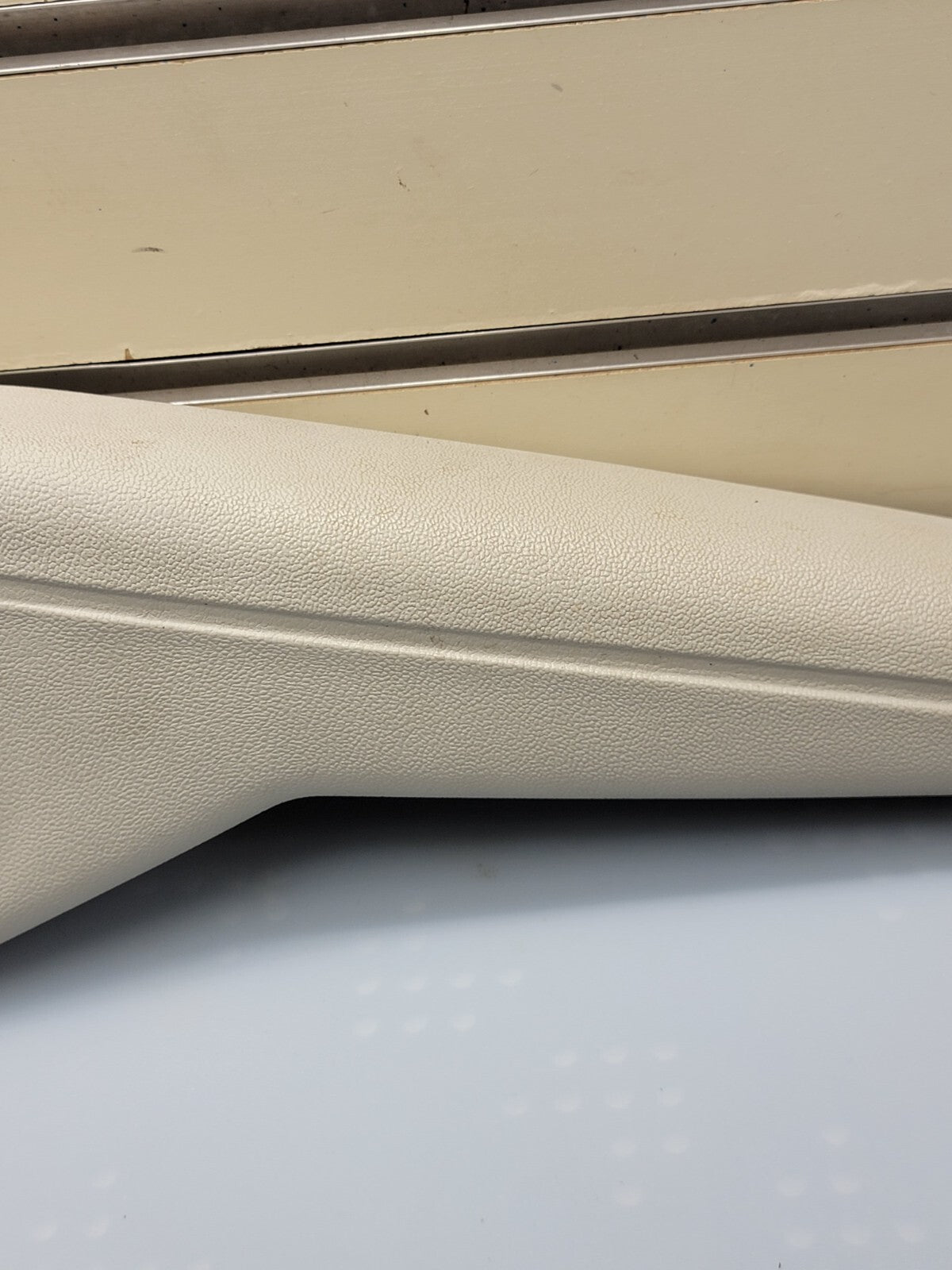 🔥08-11 CARAVAN TOWN & COUNTRY RIGHT PASSENGER SIDE FRONT SEAT ARMREST LIGHT TAN