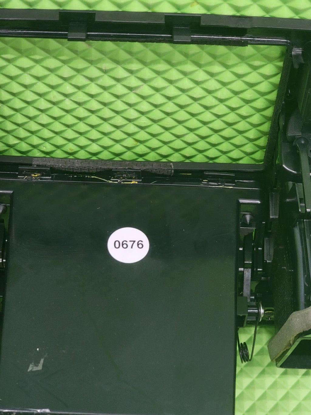🔥 2007-2012Nissan VERSA Dash Radio Bezel BLACK B74