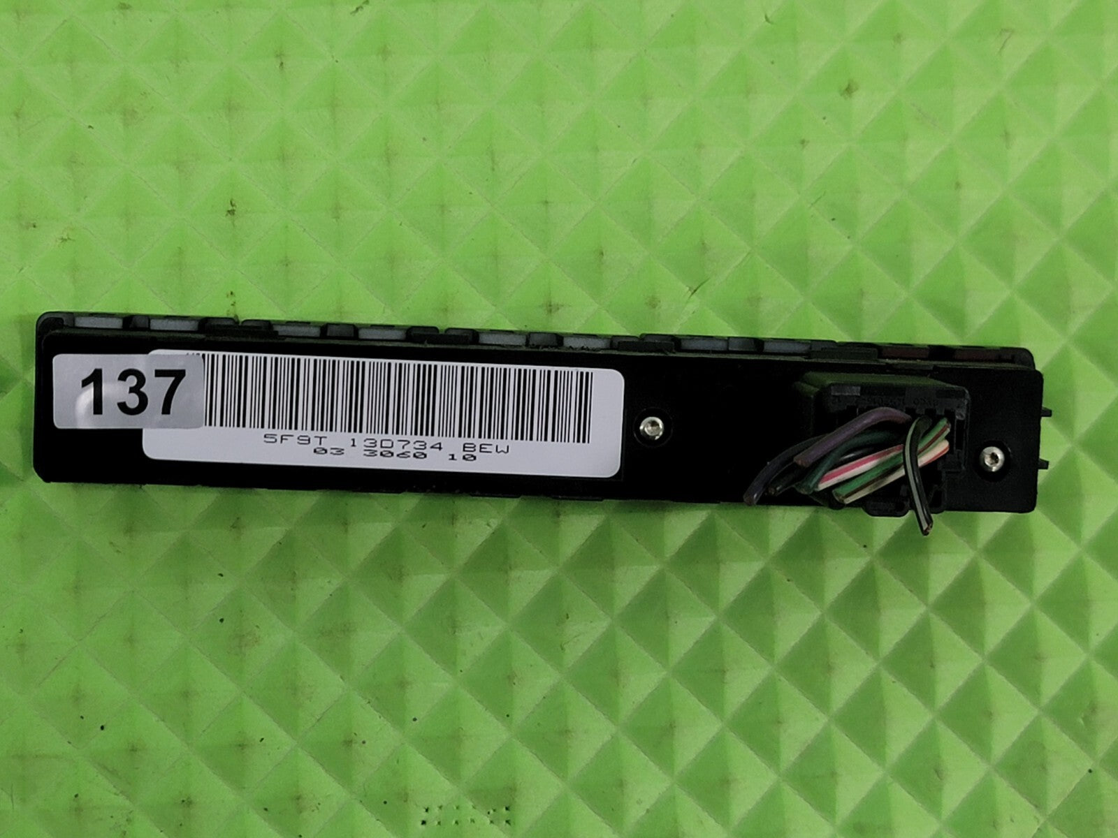 🔥05-07 Five Hundred Hazard Warning Light Traction Control Switch Dash Button