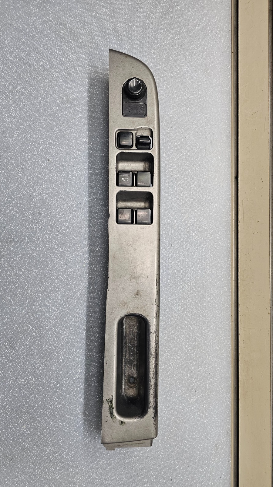 🔥98-04 Xterra Frontier Left Driver Master Window Door Control Switch Silver