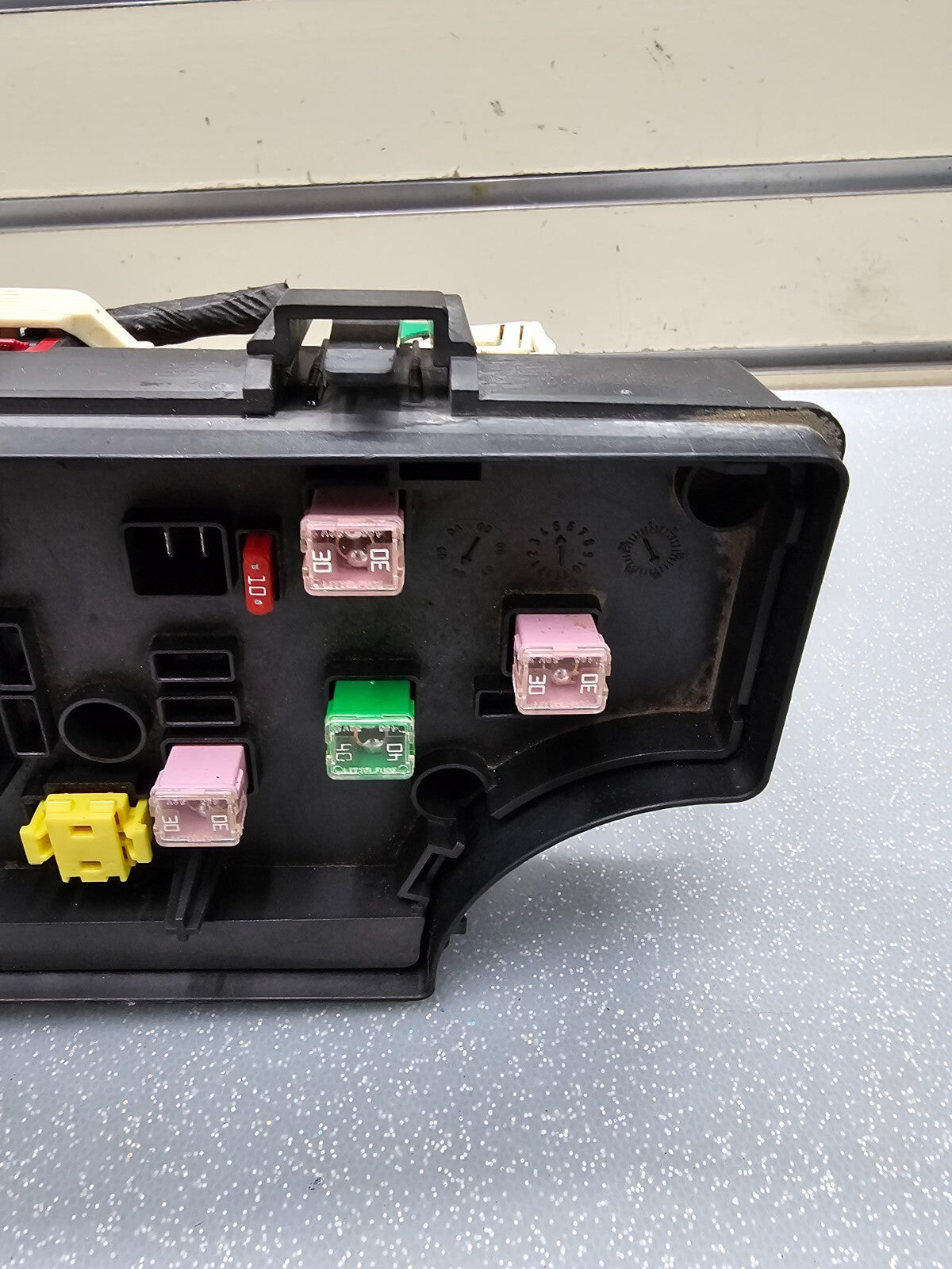 🔥2008 - 2009 CHRYSLER SEBRING / AVENGER FUSEBOX POWER RELAY TIPM MODULE BCM