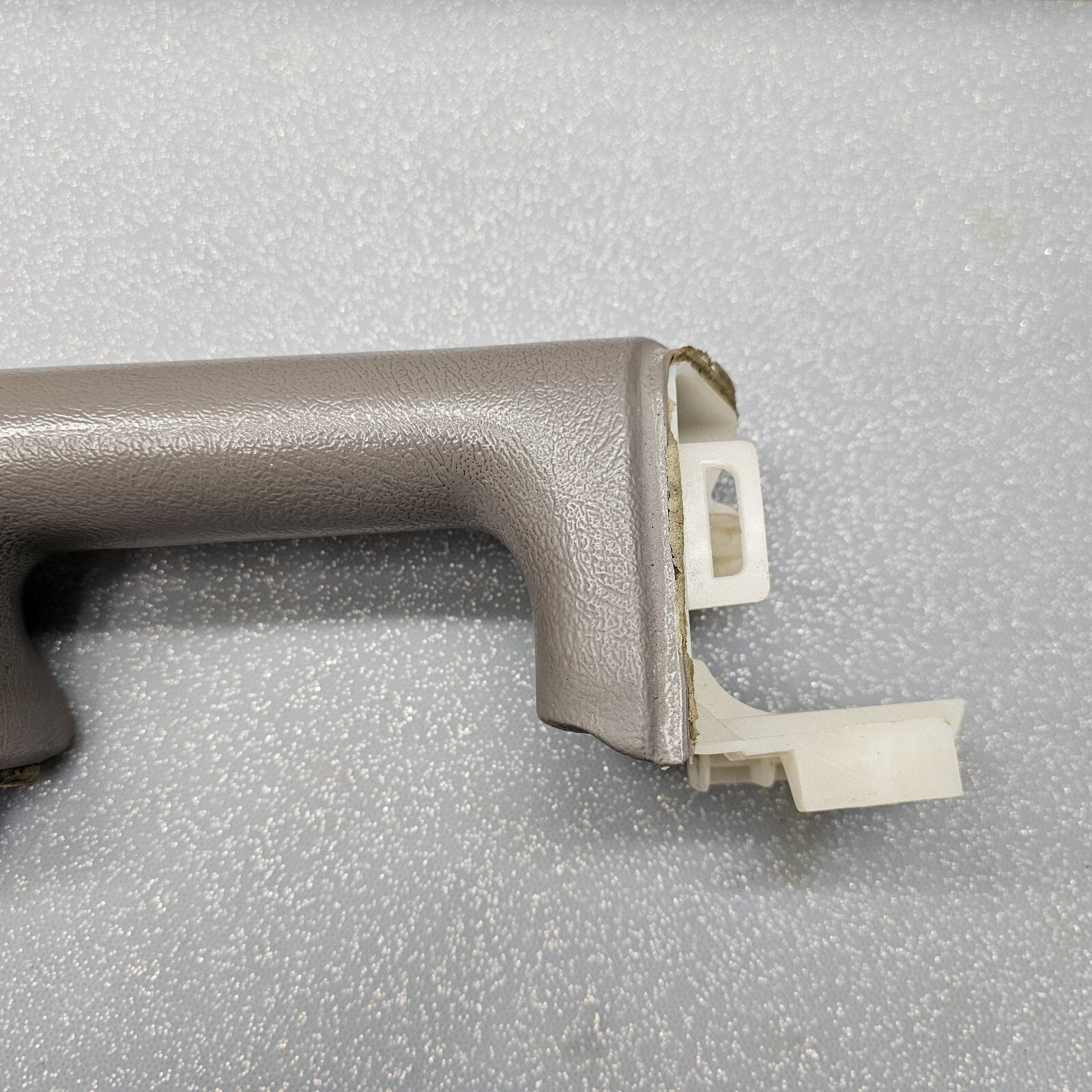 🔥03-06 Silverado SIERRA TAHOE Door Panel ARMREST Front RIGHT Handle LT GRAY H2