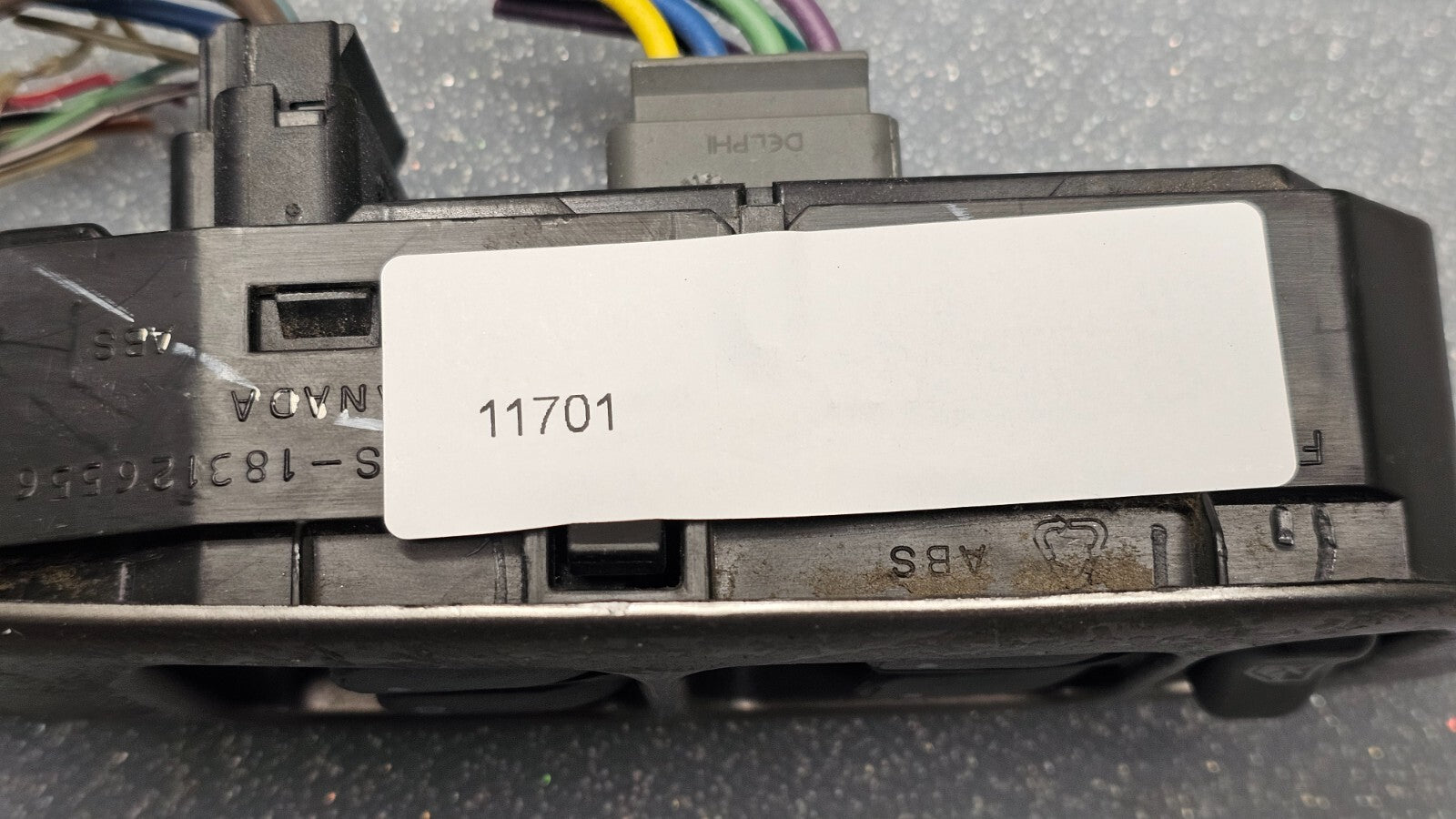 04-07 MALIBU LEFT DRIVER MASTER POWER WINDOW DOOR CONTROL SWITCH ASSEMBLY SILVER