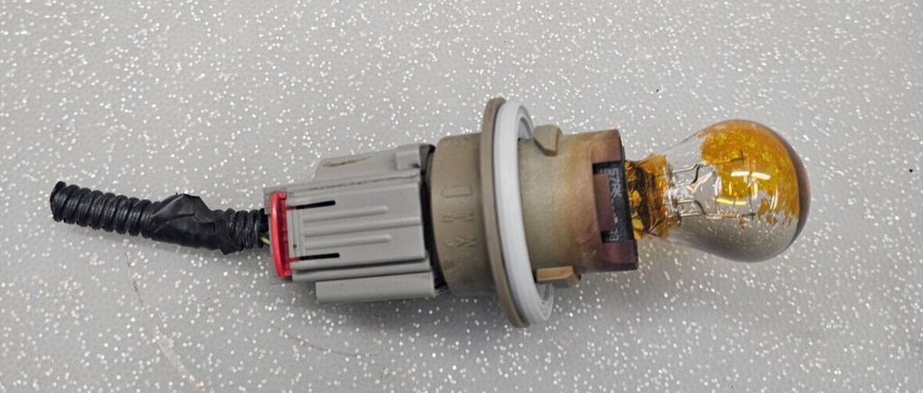 🔥10-12 Nissan Altima Turn Signal Light Corner Flasher Blinker Bulb Socket OEM