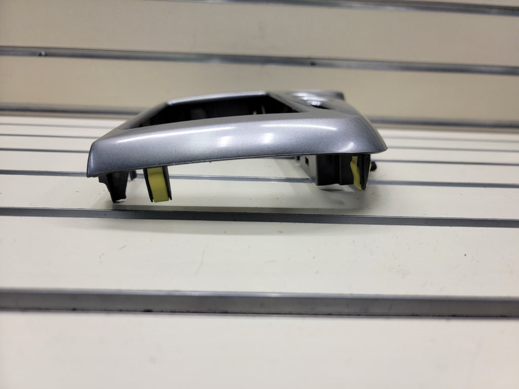 🔥2003-2008 Toyota MATRIX / Pontiac VIBE Center Dash Radio Bezel Trim Silver B26