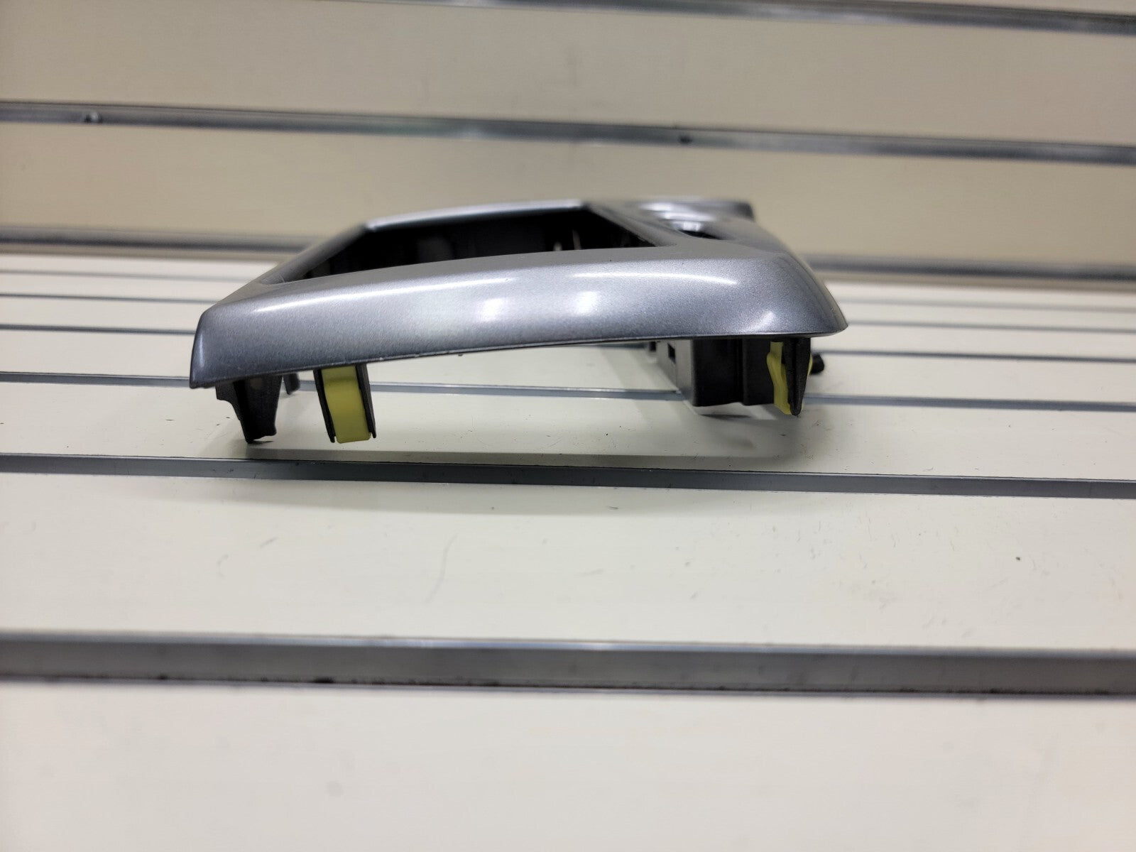 🔥2003-2008 Toyota MATRIX / Pontiac VIBE Center Dash Radio Bezel Trim Silver B26