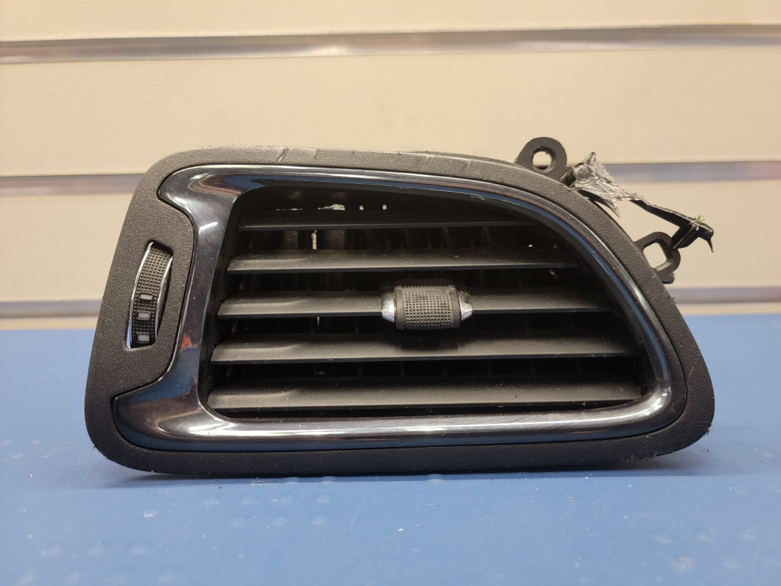 🔥2015-2017 CHRYSLER 200 DRIVER SIDE (LEFT) DASH AIR A/C VENT TRIM VT48