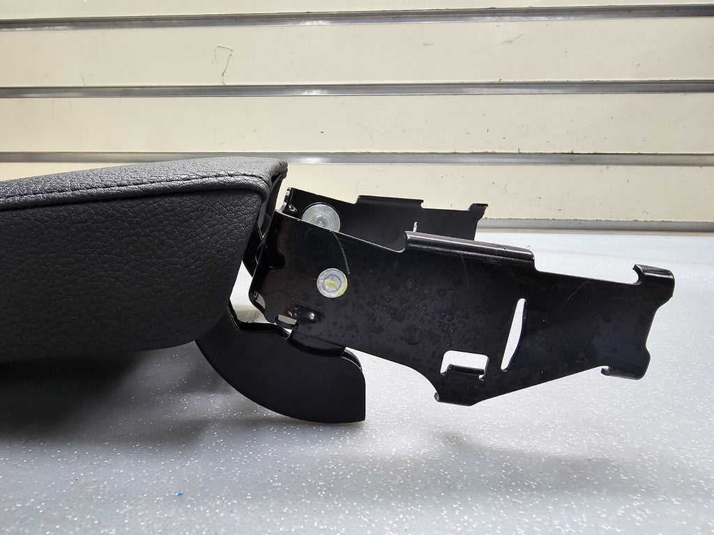 🔥11-12 Volkswagen Jetta Wagon Center Console Leather Armrest Lid Storage Black