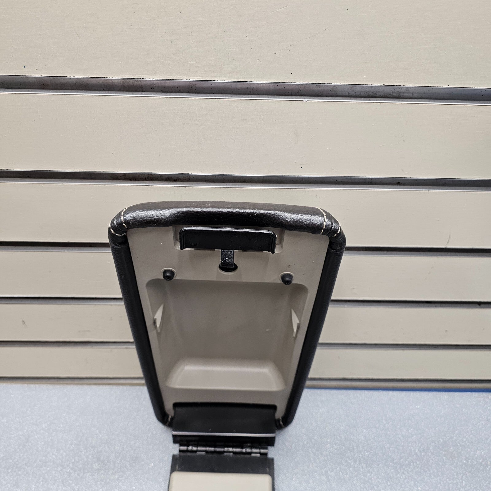 10-12 Fusion Milan Front Center Console Lid Armrest Cover Top Pad Assembly Black