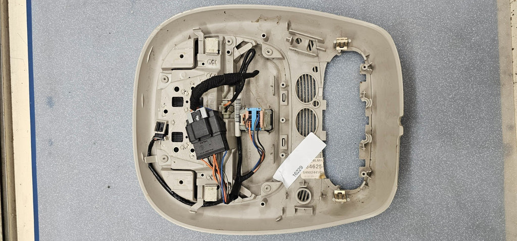 02-09 CHEVY TRAILBLAZER OVERHEAD CONSOLE DOME LIGHT MAP COMPARTMENT TAN