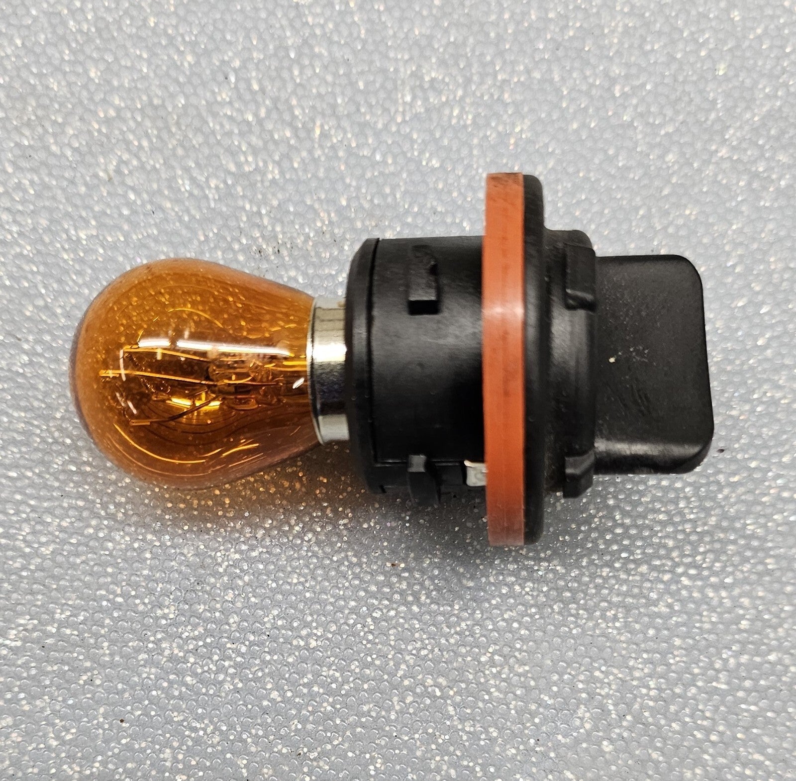🔥11-13 Elantra Corner Turn Signal Light Headlight Socket Lamp Bulb Retainer OEM