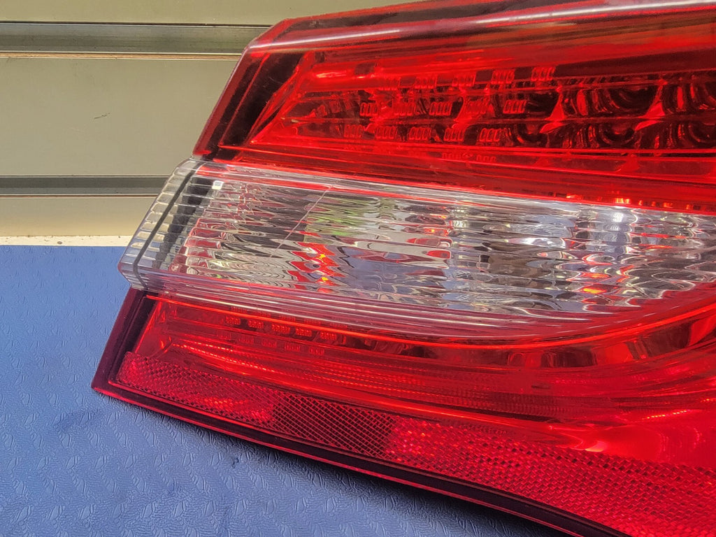 🔥2011 - 2014 Chrysler 200 Tail Light taillight tail lamp passenger side right