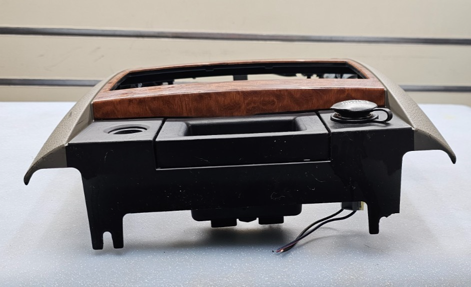 🔥2006-2007 DODGE DURANGO CENTER CONSOLE TRIM BEZEL WOODGRAIN OEM