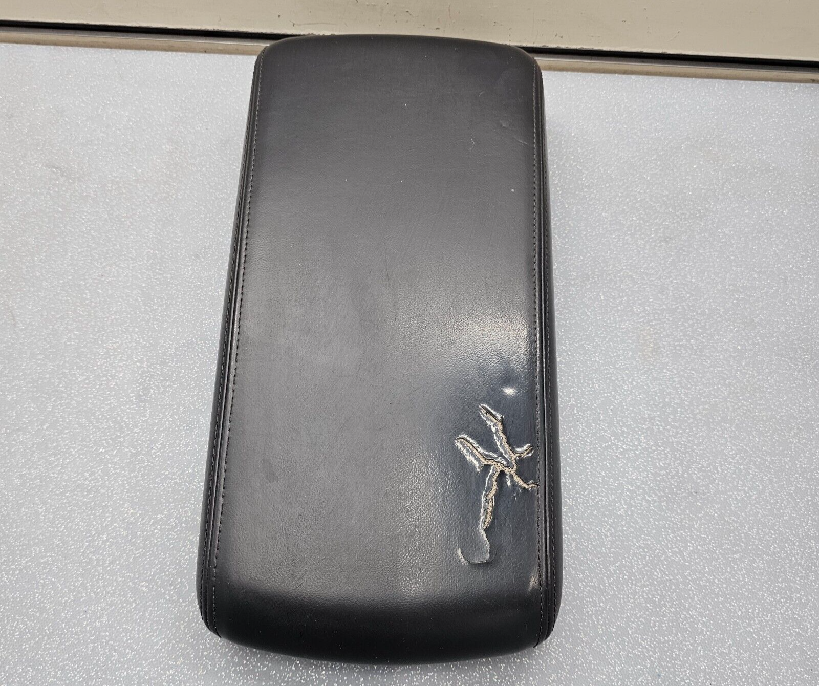 🔥08-10 Dodge Charger Center Console Arm Rest Lid Leather Assembly Cover BLACK
