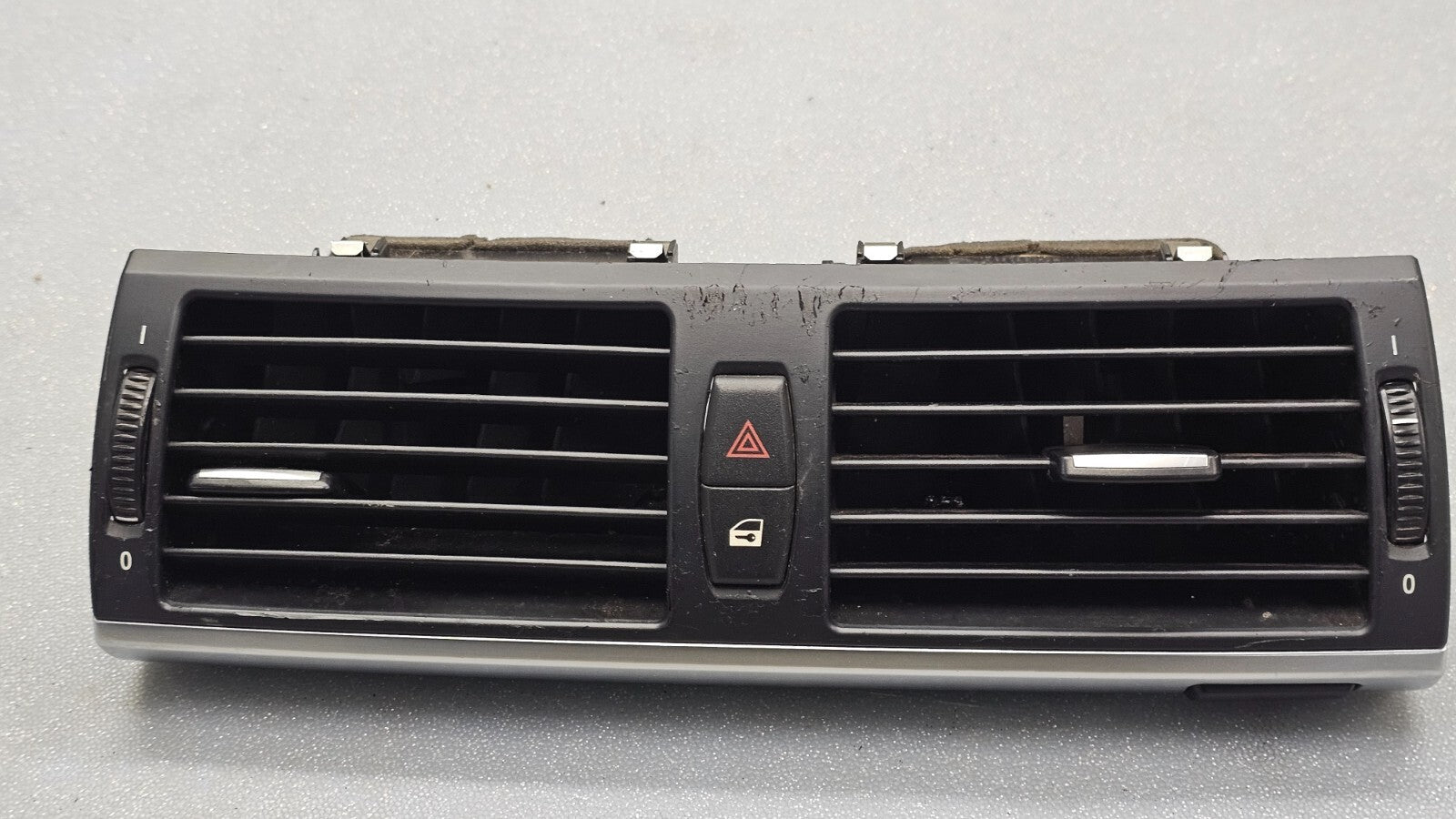 07-13 BMW X5 Center Dash Air Vent Heater Filter Conditioner Bezel Assembly Black
