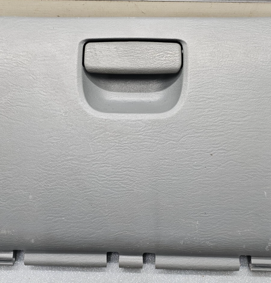 🔥01-07 CARAVAN TOWN COUNTRY VOYAGER DASH GLOVE BOX COMPARTMENT ASSEMBLY GRAY