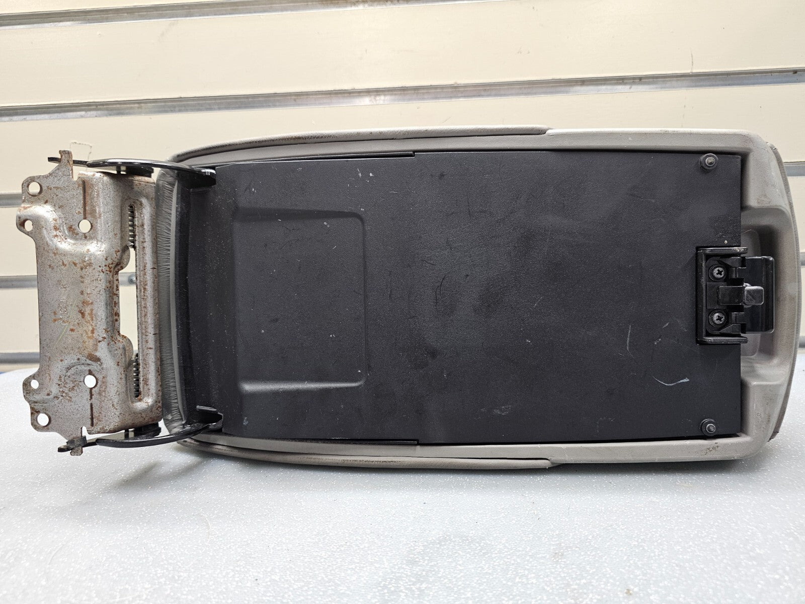 🔥07-11 TOYOTA CAMRY CENTER CONSOLE LID ARM REST COVER TOP PAD ASSEMBLY GRAY OEM