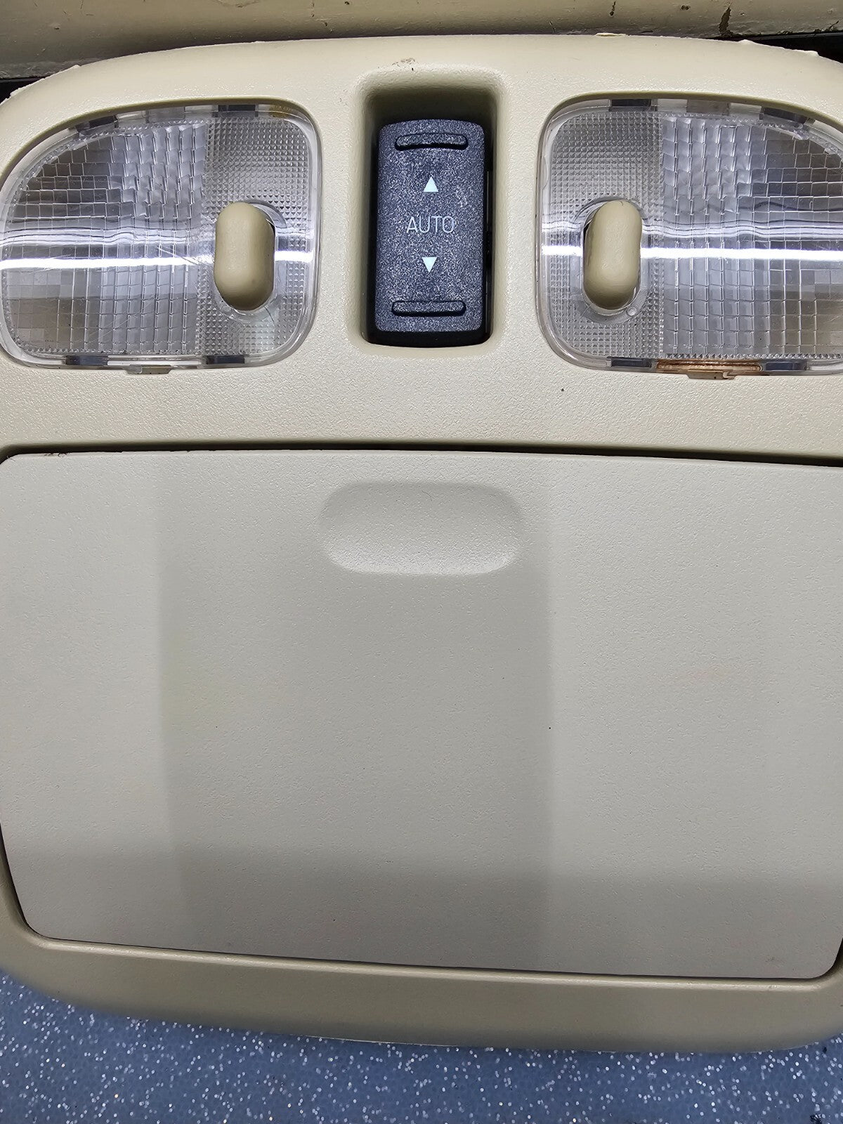 06-09 Milan Fusion Overhead Console Dome Map Light Lamp Unit Storage Light TAN