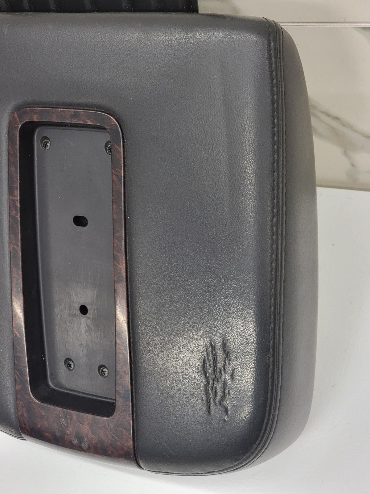 🔥07-14 Silverado Sierra Center Console Armrest Lid Leather Cover Assembly black