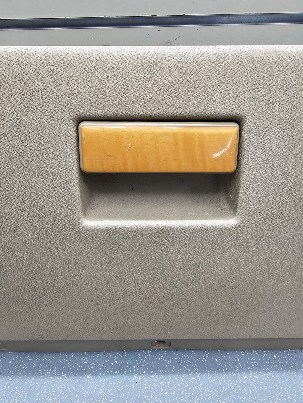 🔥07-14 Lincoln Navigator Dash Glove Storage Compartment Box Handle Assembly Tan