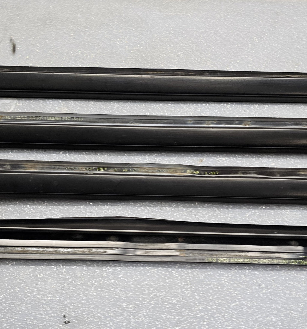 🔥03-07 SATURN ION 4-DOOR OUTSIDE WINDOW BELT TRIM MOLDINGS OEM GM