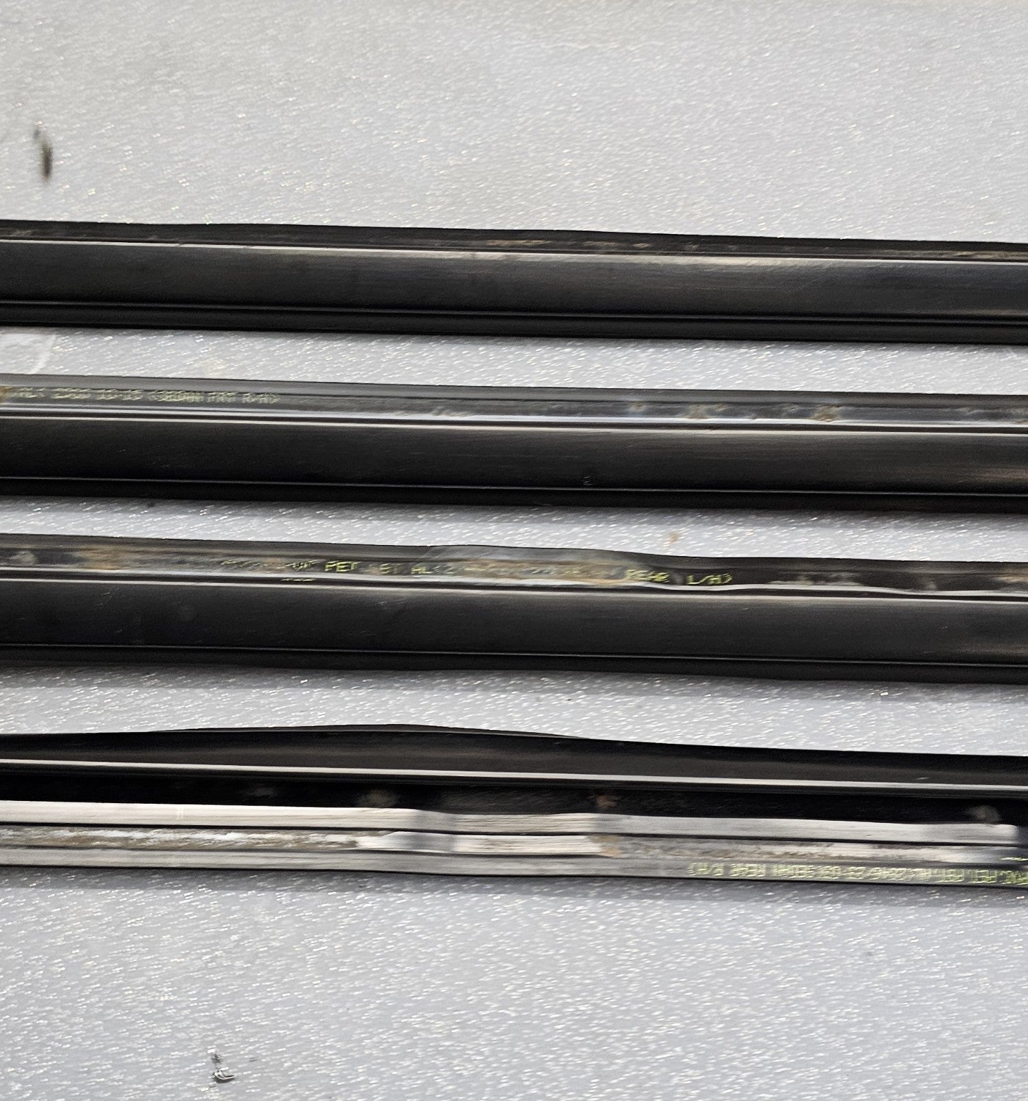 🔥03-07 SATURN ION 4-DOOR OUTSIDE WINDOW BELT TRIM MOLDINGS OEM GM