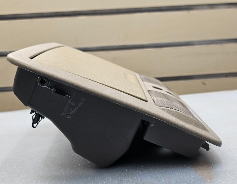 05-13 Nissan Frontier Xterra Pathfinder Overhead Console Map Dome Light OEM TAN
