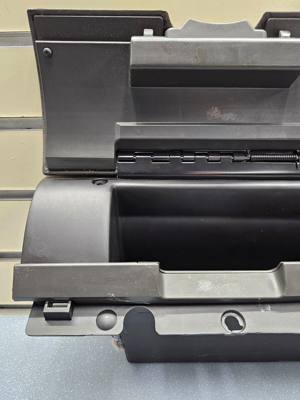 🔥05-12 Pathfinder 05-19 Frontier Upper Glove Box Compartment Assembly Black OEM