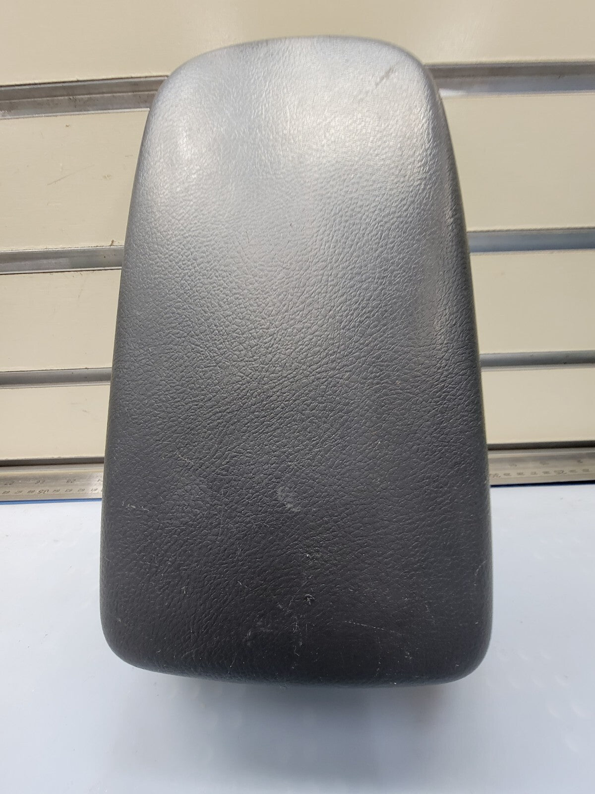 🔥09-13 TOYOTA COROLLA CENTER CONSOLE ARM REST LID TOP PAD COVER BLACK