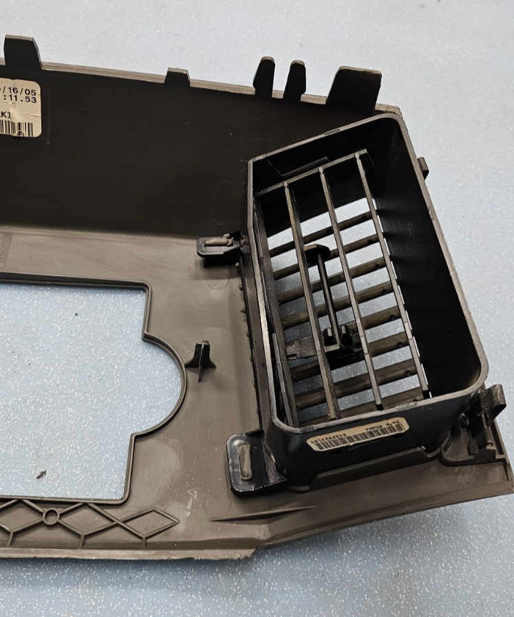 🔥05-07 Grand Cherokee Radio Dash Bezel Trim Surround Vent SLATE DK GRAY B30