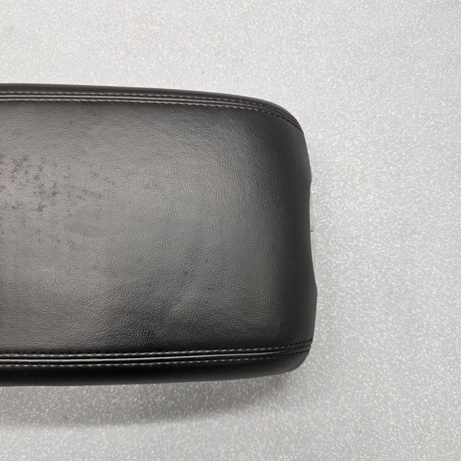 🔥10-16 Cadillac SRX Center Console Cover Lid Arm Rest Top Pad Assembly Black