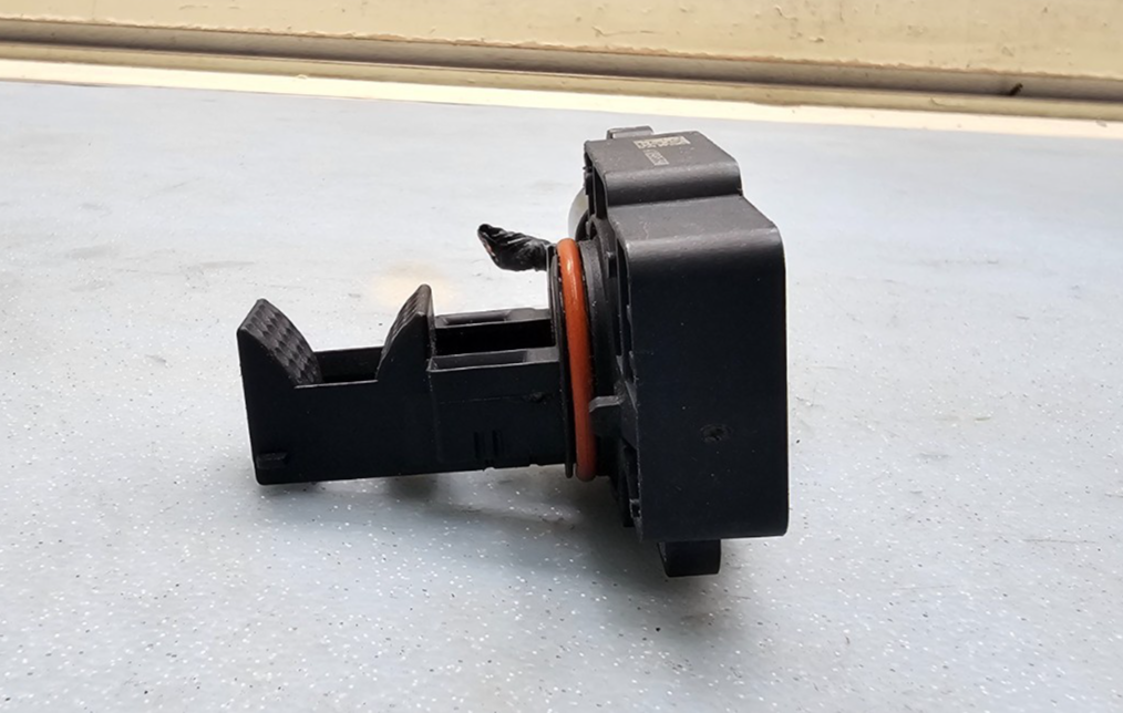 🔥09-15  Avalanche Escalade Silverado CTS Air Mass Airflow Sensor Assembly BLACK