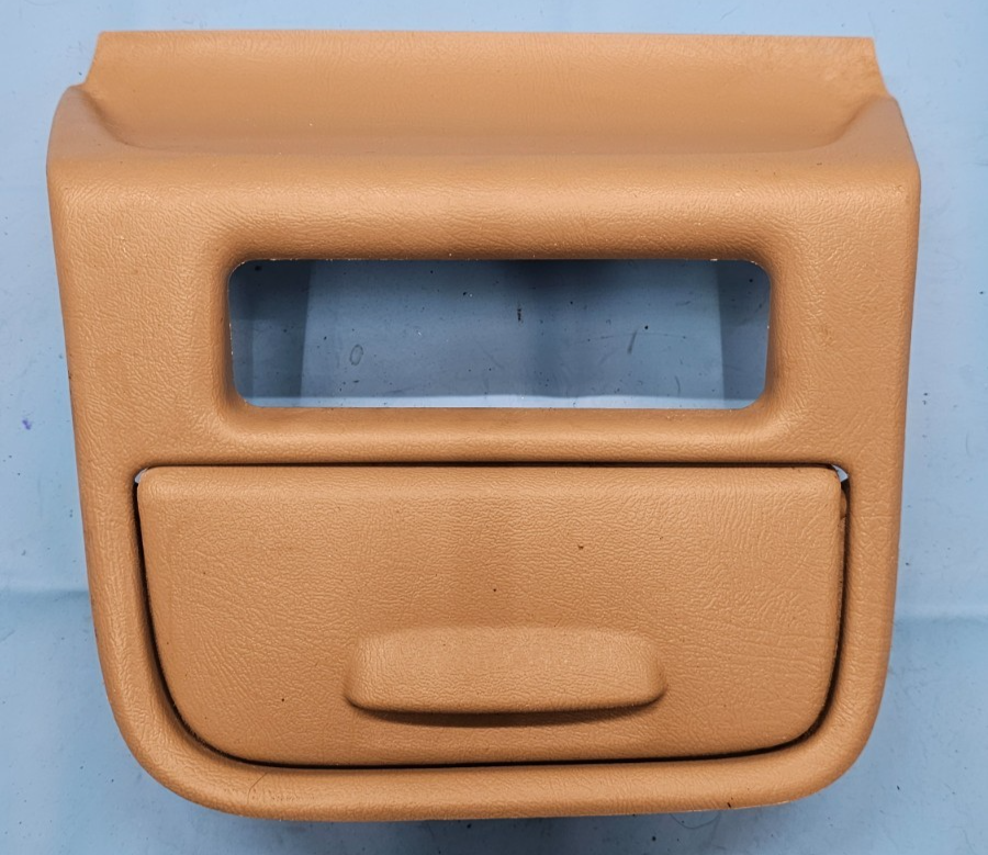 99-02 SILVERADO TAHOE SIERRA CENTER CONSOLE FRONT LOWER CUBBY BEZEL STORAGE TAN
