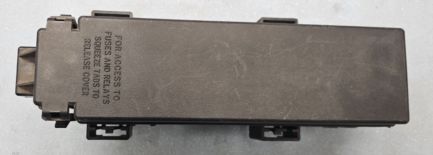 🔥2006 Commander Grand Cherokee 3.7L Engine HOOD FUSE Relay BOX Release Cover