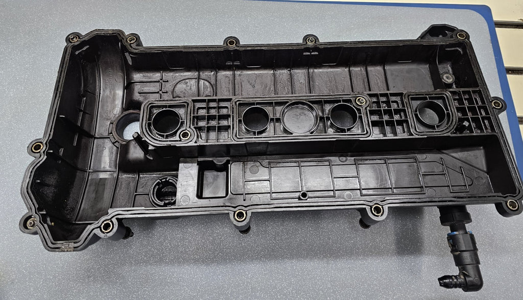 🔥2004-2005 Mazda 3/6 2.0 2.3 Engine Valve Cam Cover OEM