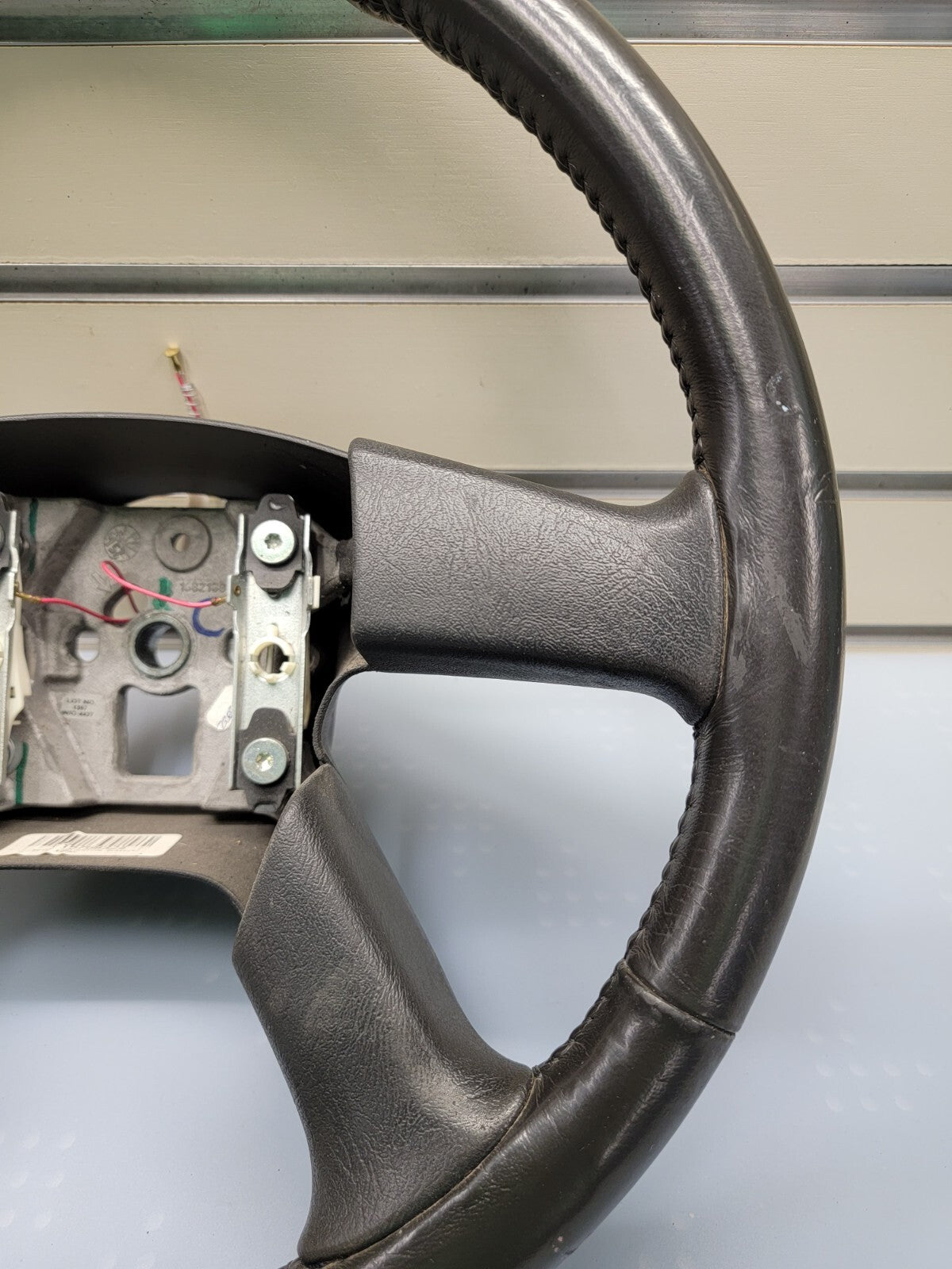🔥03-06 SILVERADO SIERRA YUKON TAHOE SUBURBAN STEERING WHEEL LEATHER BLACK