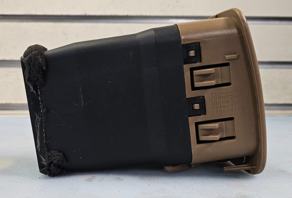 🔥99-06 Silverado Sierra Right Passenger Dash A/C HVAC AC Heater Air Vent Tan