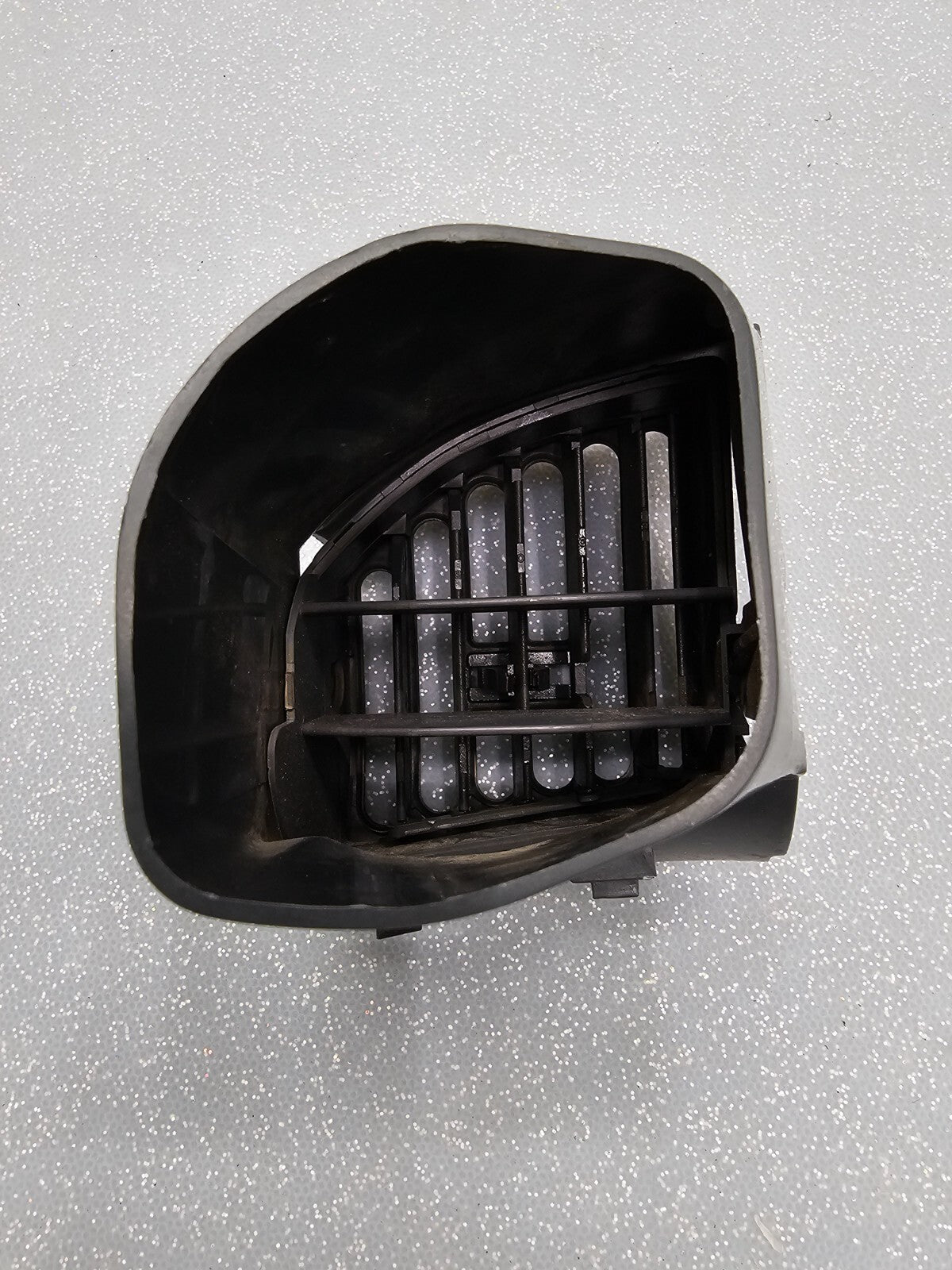 96-05 Chevry Astro GMC Safari Outer Left Driver A/C Heater Air Vent Grille Black