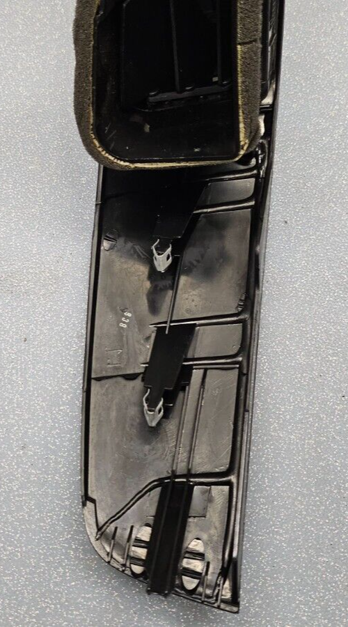 03-06 SORENTO CENTER DASH LEFT DRIVER AC AIR VENT CONDITIONING COVER TRIM SILVER