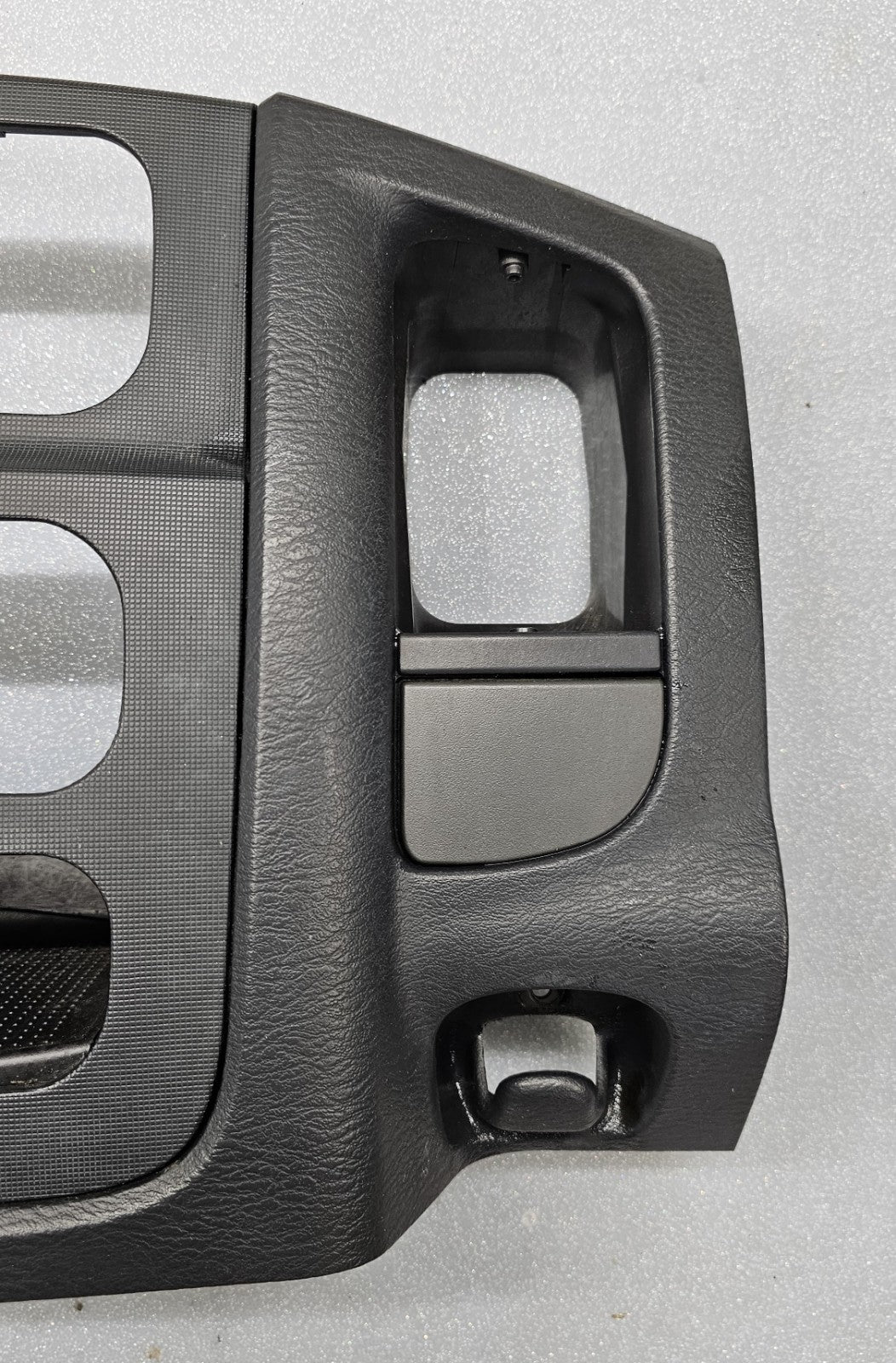 🔥02-05 Dodge RAM Dash RADIO Audio Stereo Bezel Climate Trim Panel Black B10