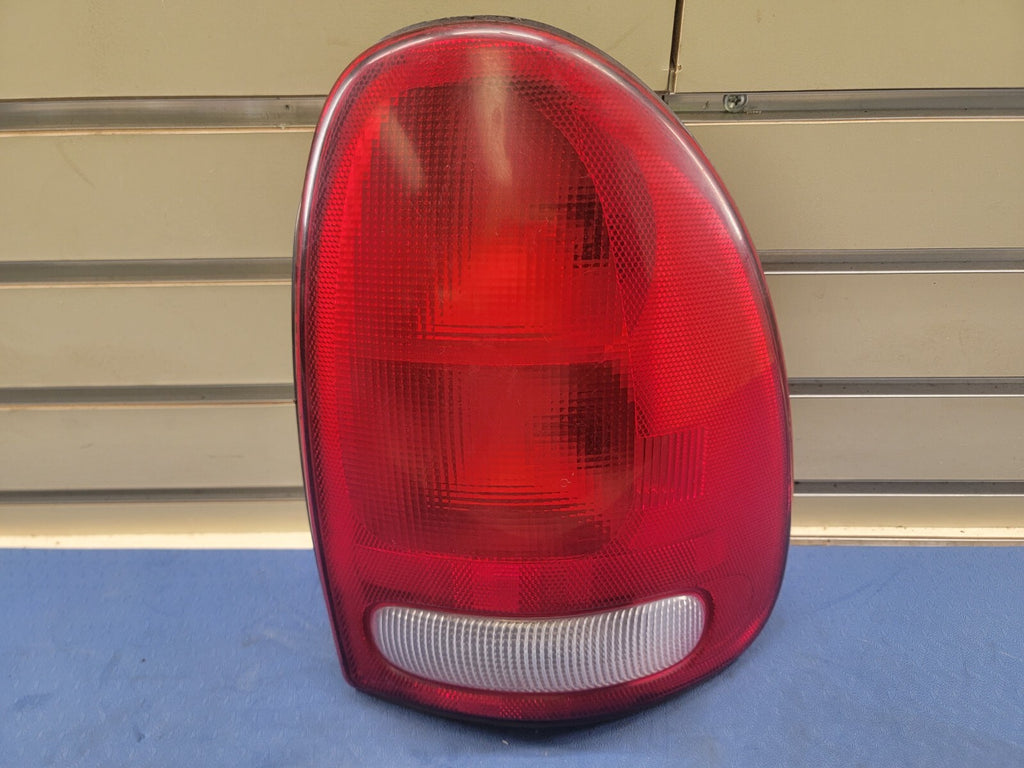 🔥1998-2003 Dodge Durango Tail Light Lens and Housing RIGHT