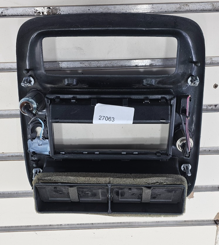 🔥95-10 Ranger EXPLORER Radio Center Dash Bezel🔴2 Lighter Air Vents BLACK B2